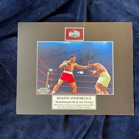 - Muhammad Ali joe Frazier autographed photo - Picture 1 of 2